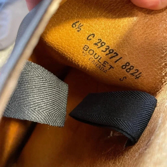 Elegant Black Heeled Boots - Picture 9 of 13